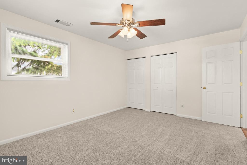 15 Warren Lodge Ct #1d