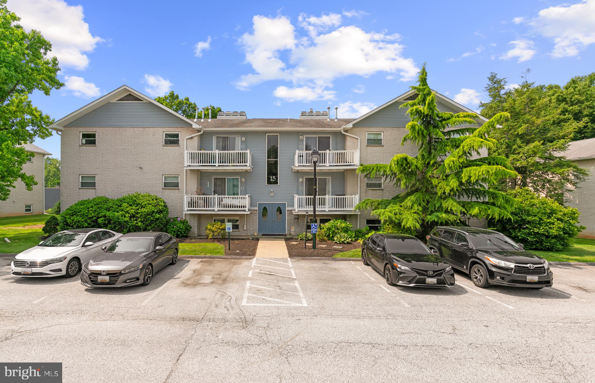 15 Warren Lodge Ct #1d