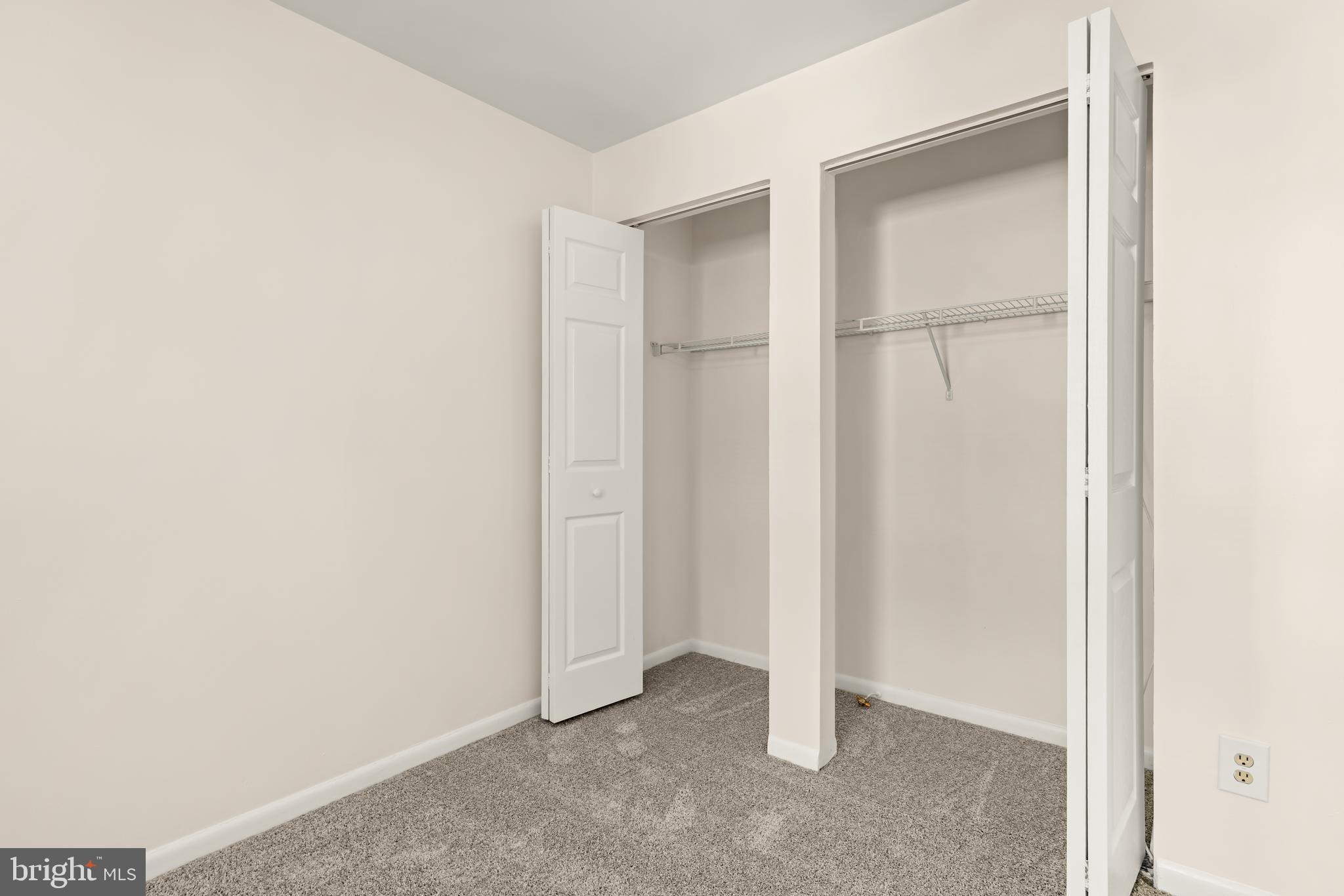 15 Warren Lodge Ct #1d