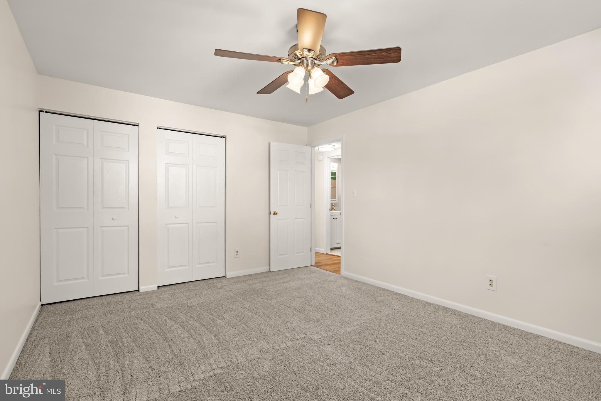 15 Warren Lodge Ct #1d