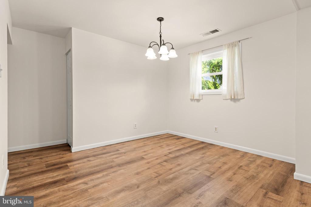 15 Warren Lodge Ct #1d