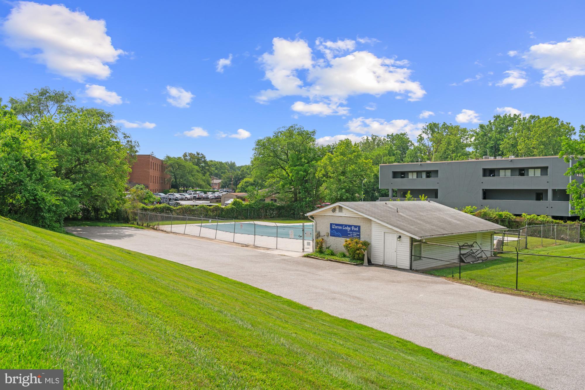 15 Warren Lodge Ct #1d