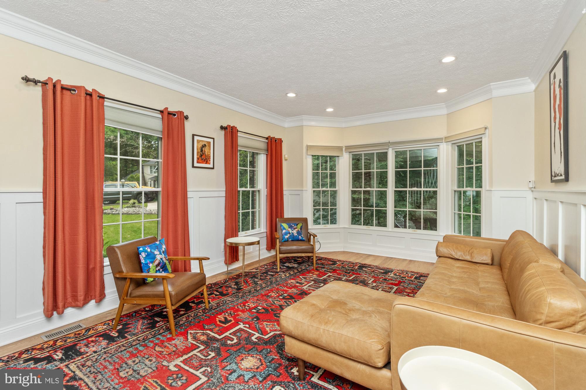 8 LOCHWELL COURT