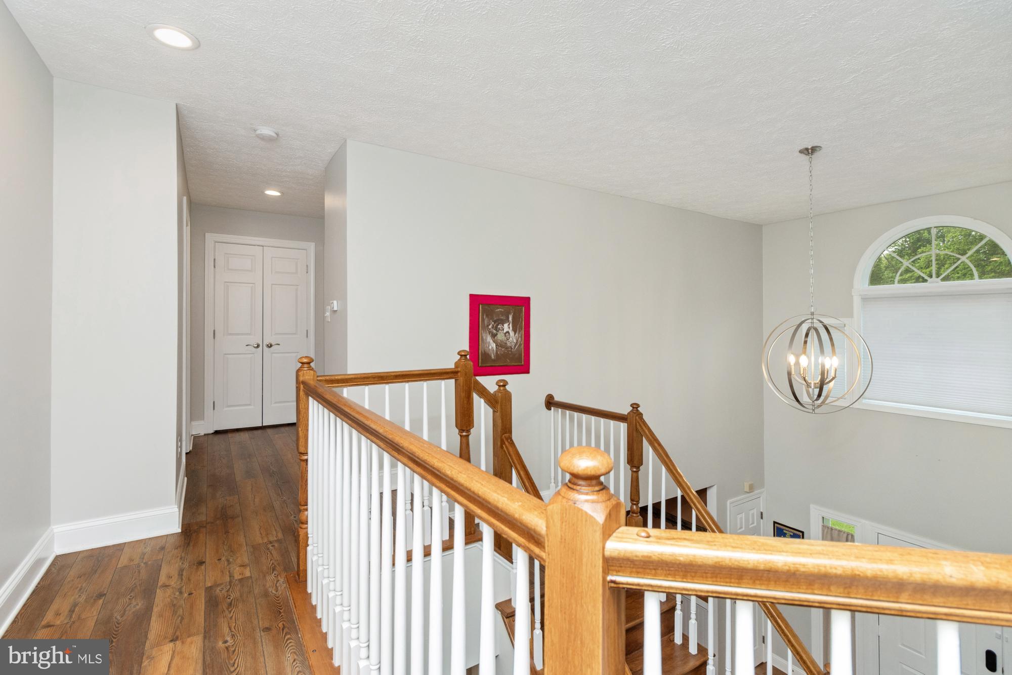 8 LOCHWELL COURT