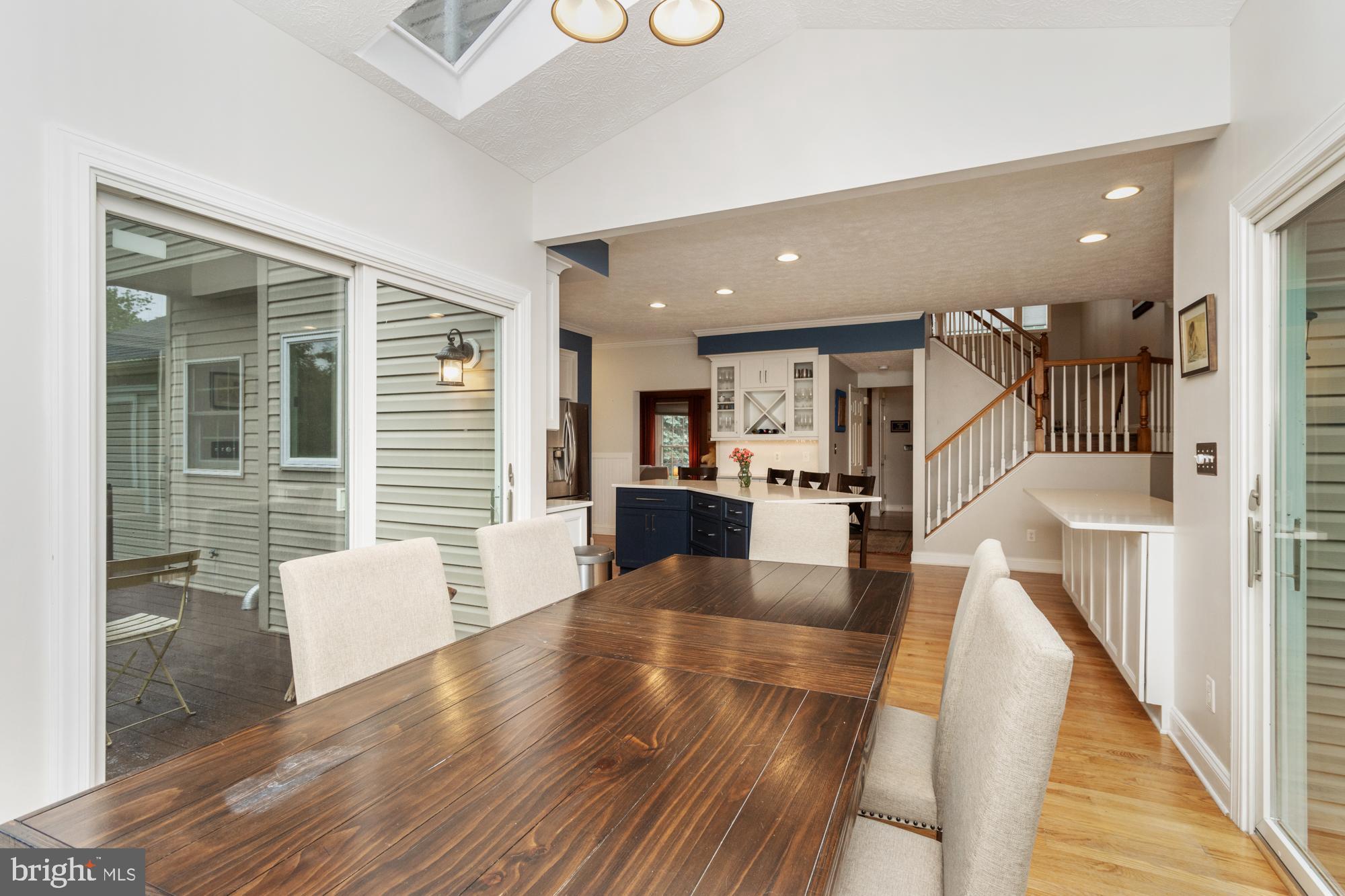 8 LOCHWELL COURT