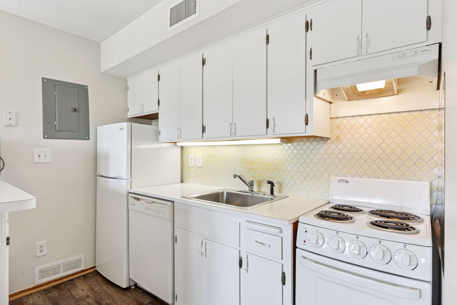 1261 Cleveland Avenue N Unit: 3A