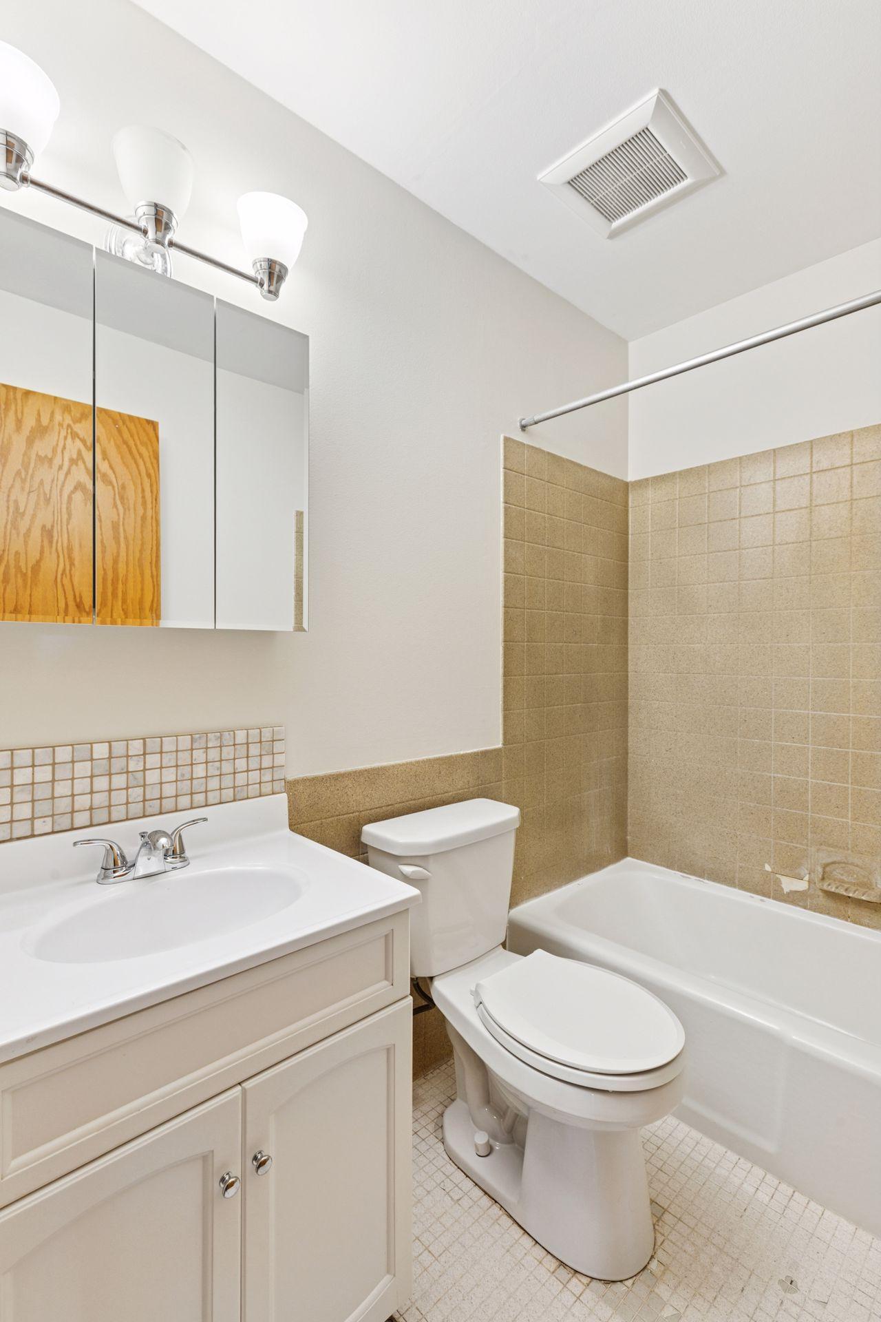 1261 Cleveland Avenue N Unit: 3A