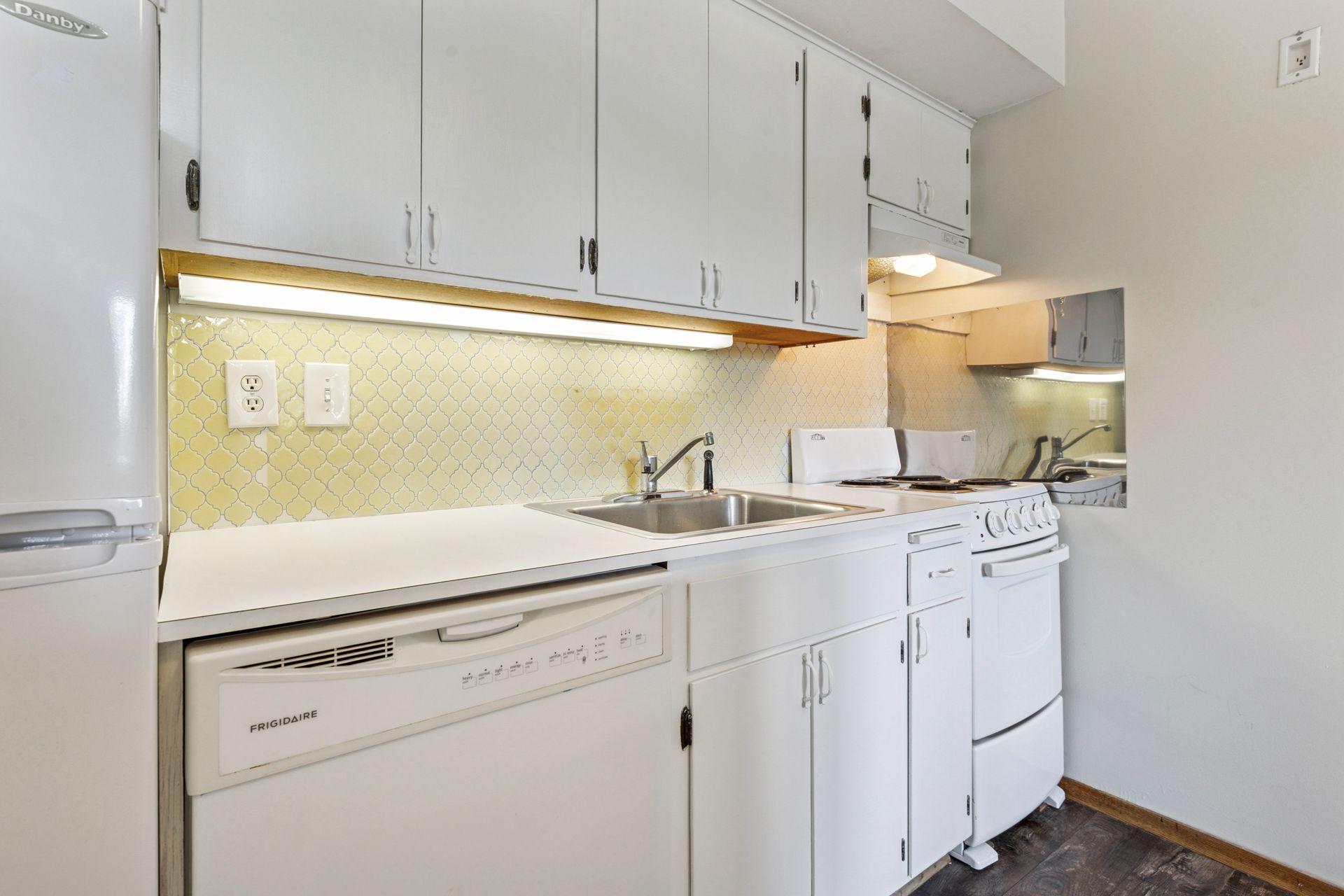 1261 Cleveland Avenue N Unit: 3A