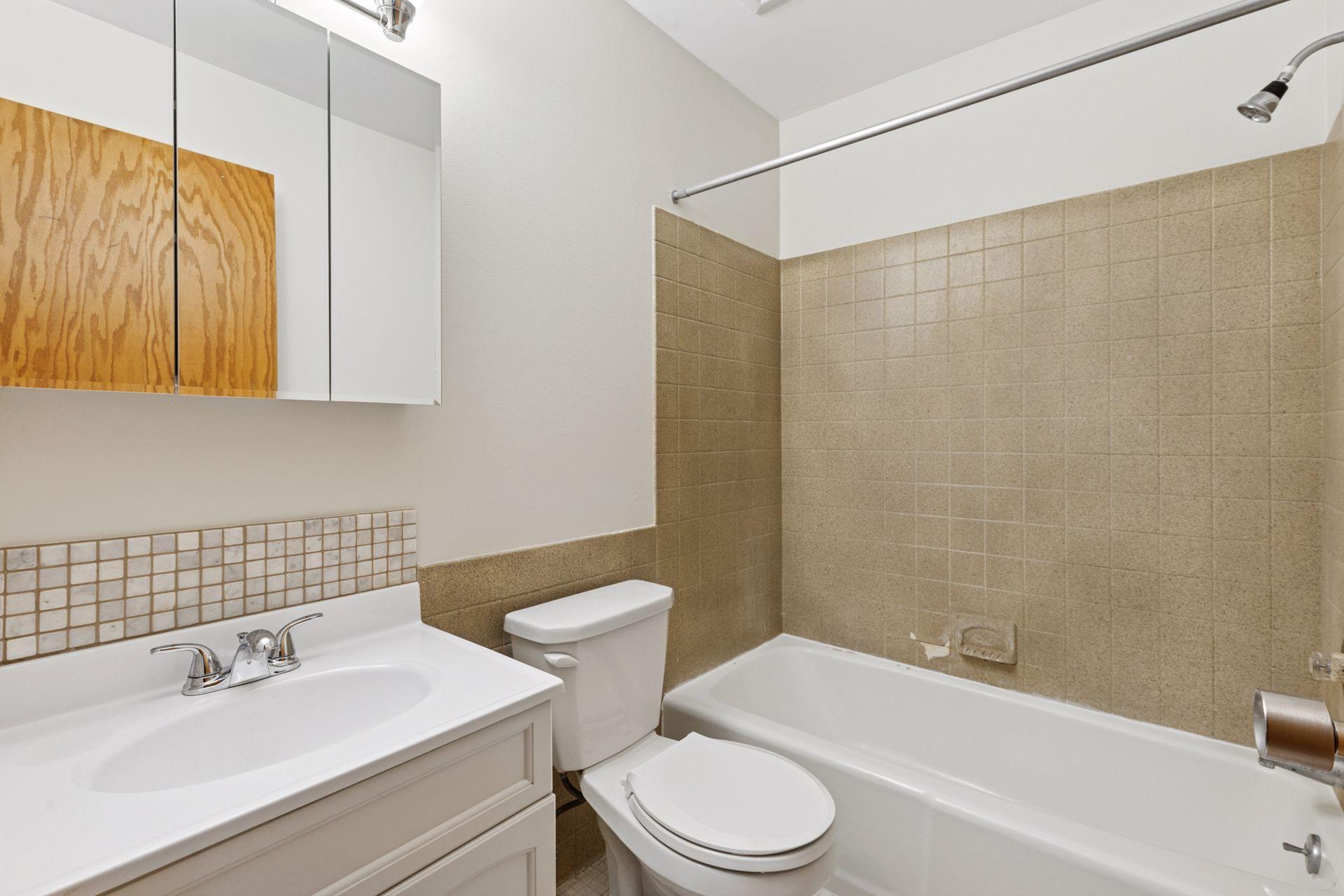 1261 Cleveland Avenue N Unit: 3A