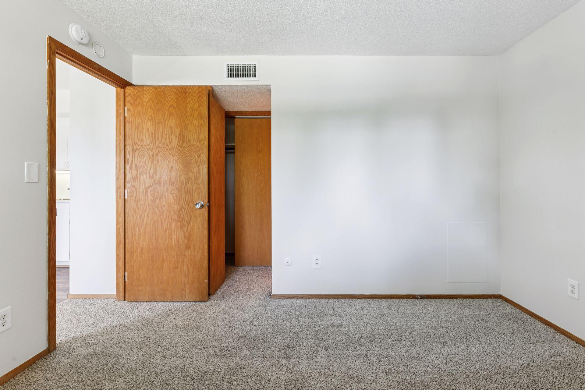 1261 Cleveland Avenue N Unit: 3A