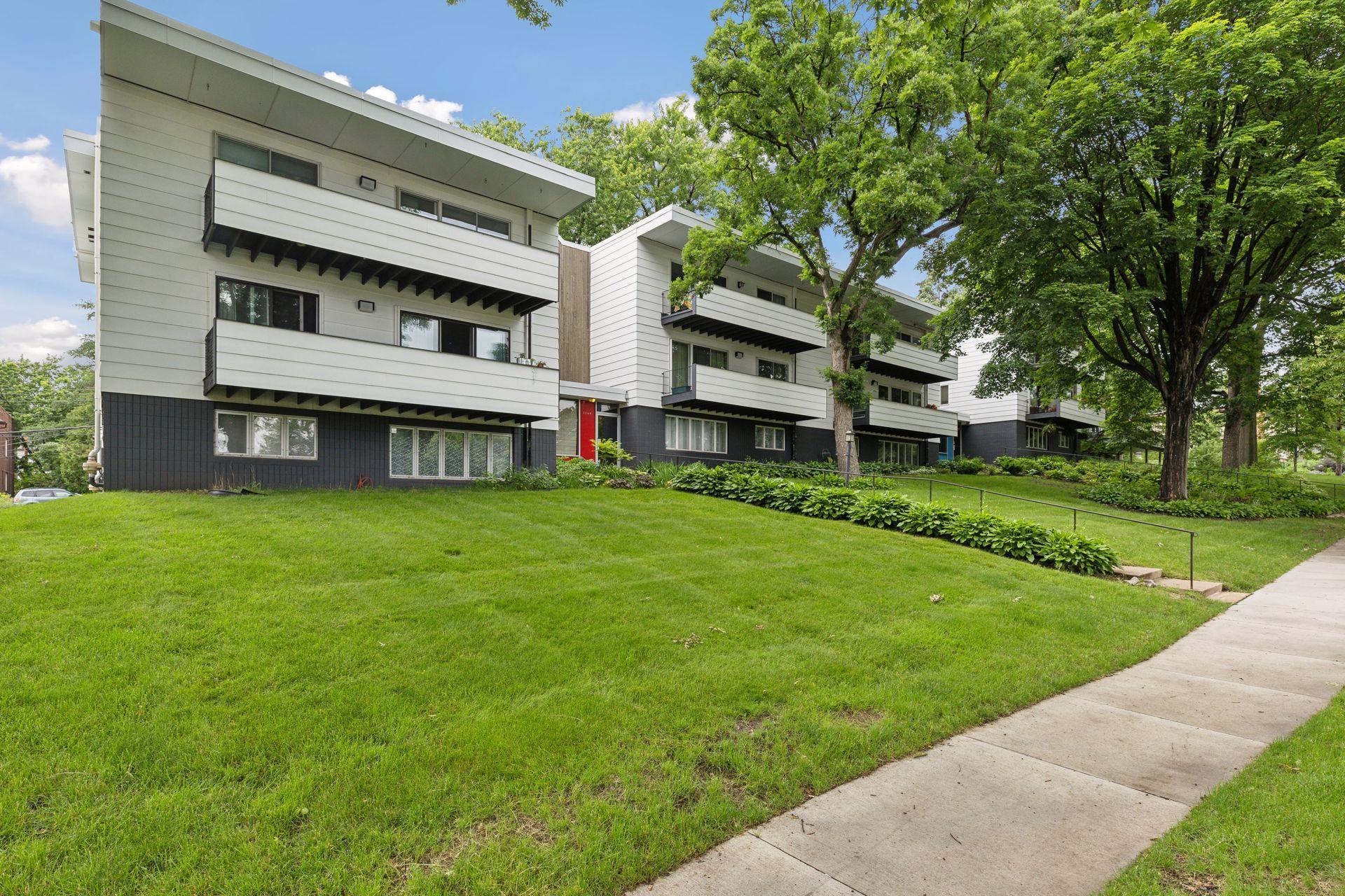 1261 Cleveland Avenue N Unit: 3A