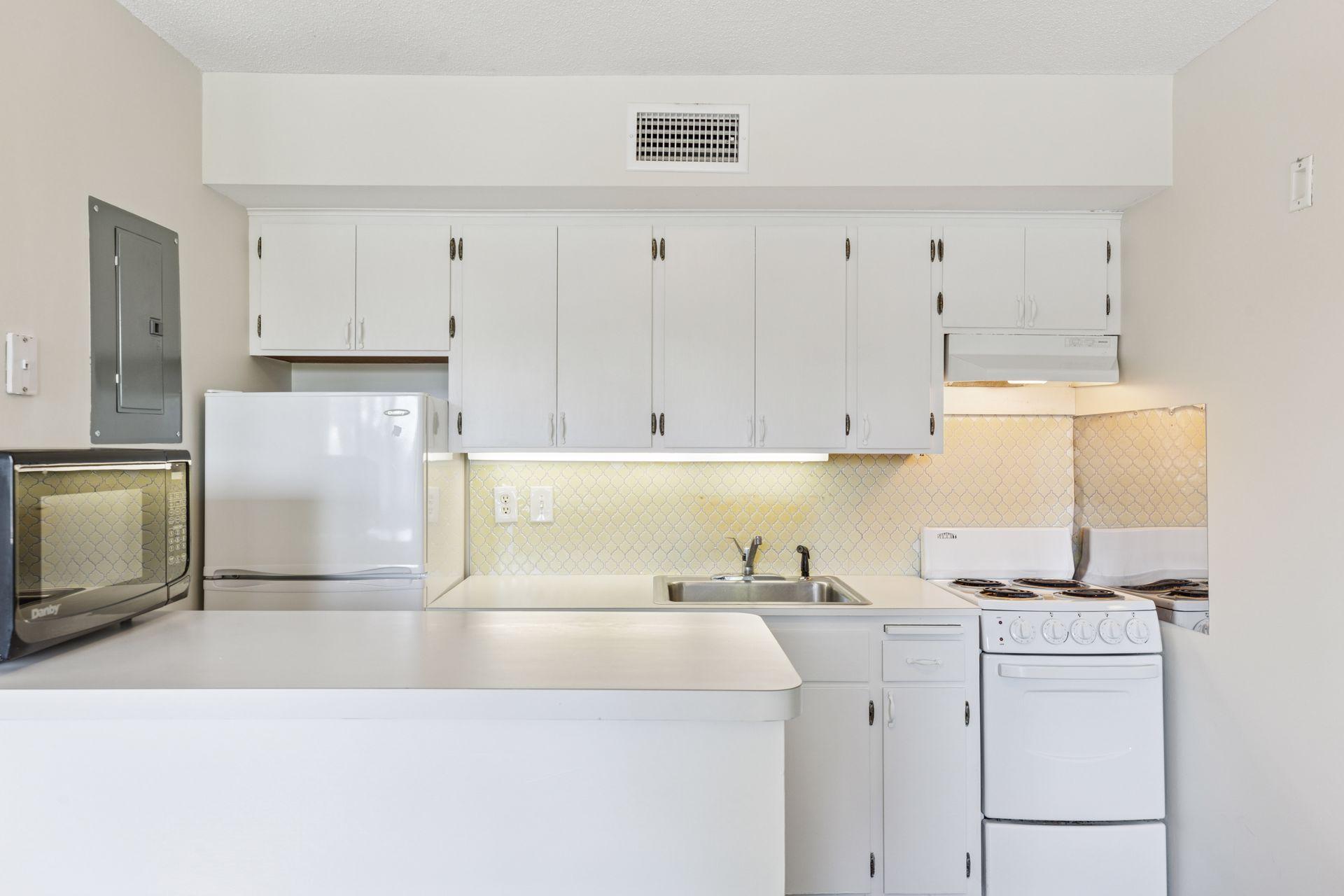 1261 Cleveland Avenue N Unit: 3A