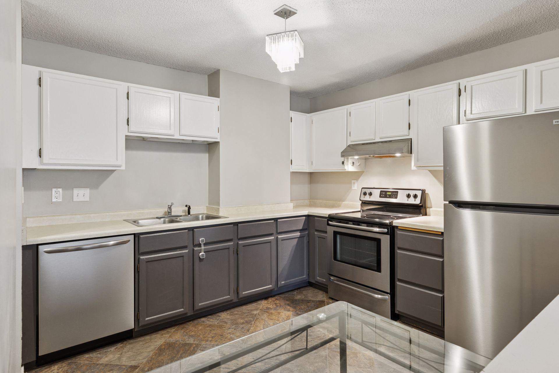 66 9th Street E Unit: 1609