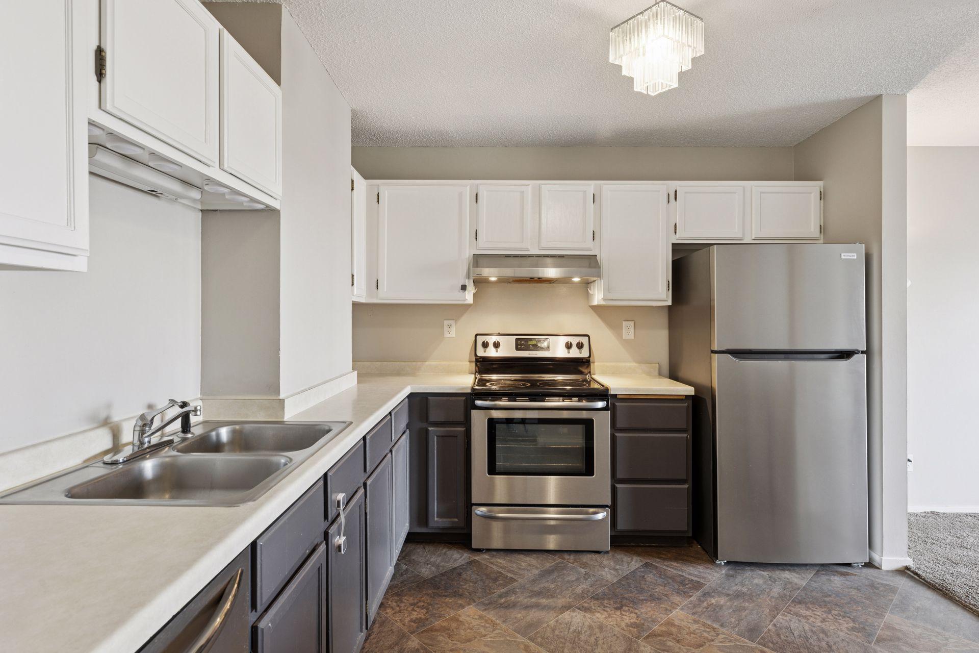 66 9th Street E Unit: 1609