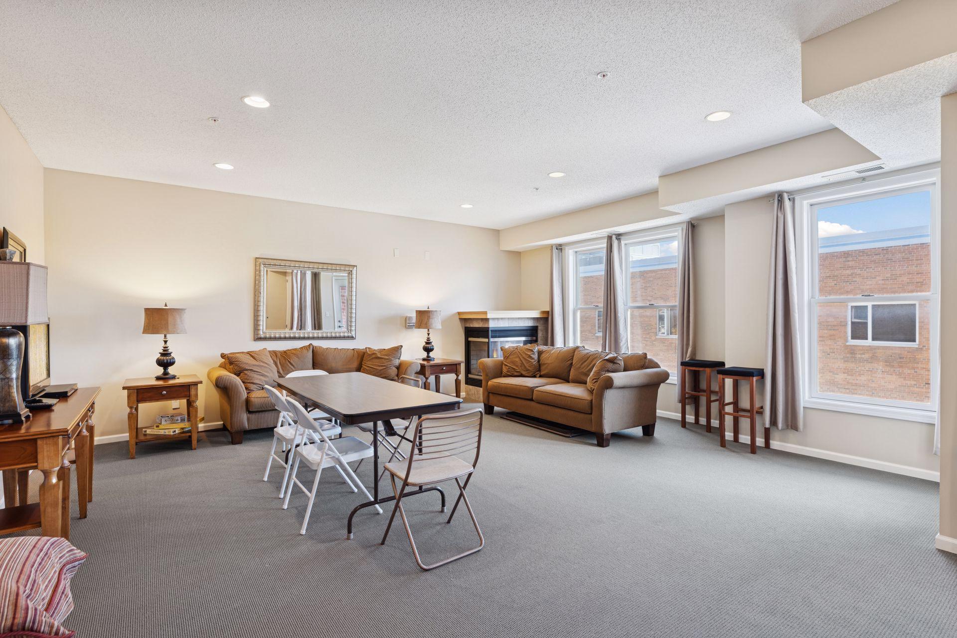 100 4th Avenue N Unit: 308