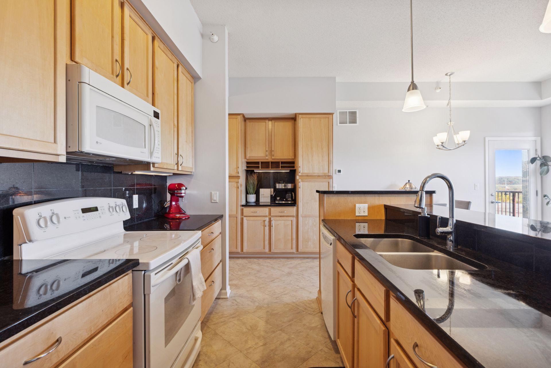 100 4th Avenue N Unit: 308