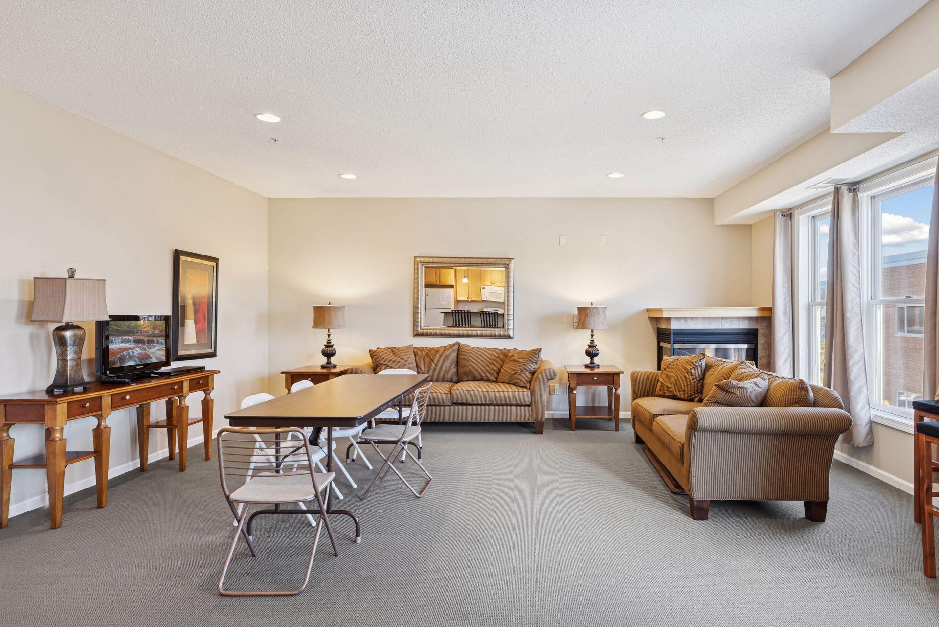 100 4th Avenue N Unit: 308