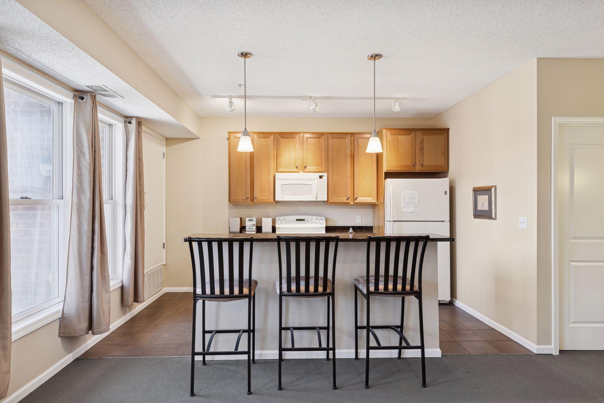 100 4th Avenue N Unit: 308