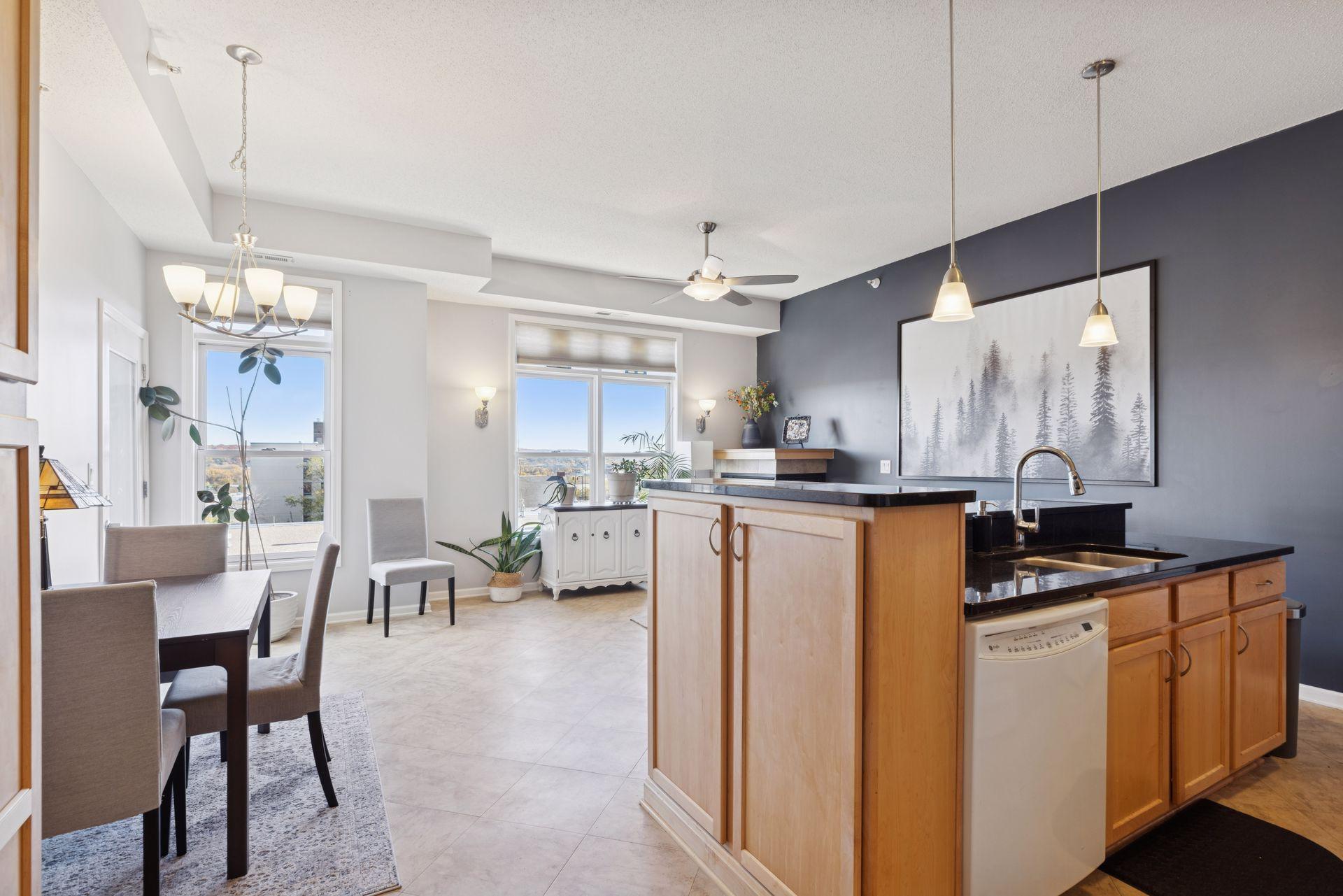 100 4th Avenue N Unit: 308