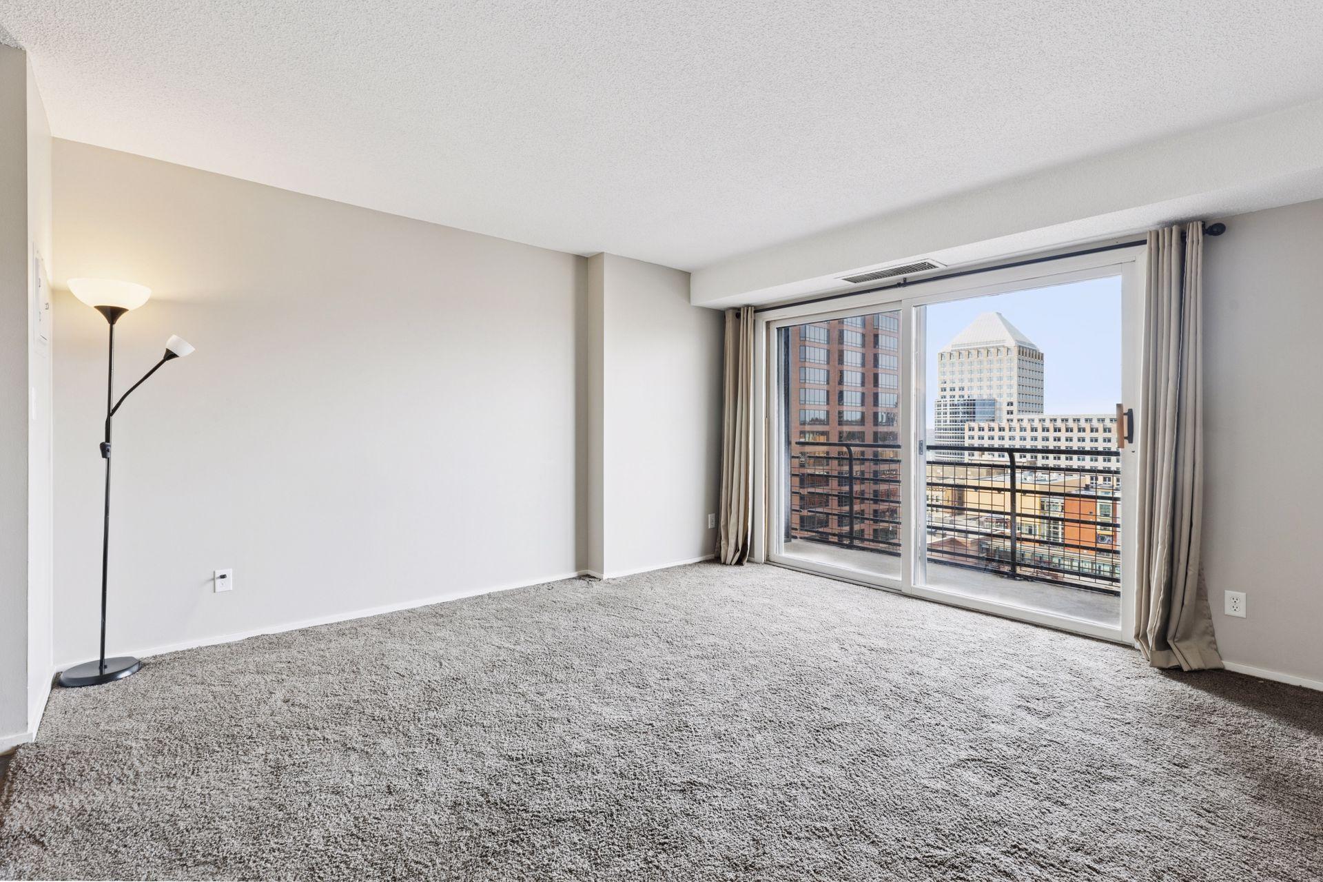 66 9th Street E Unit: 1609