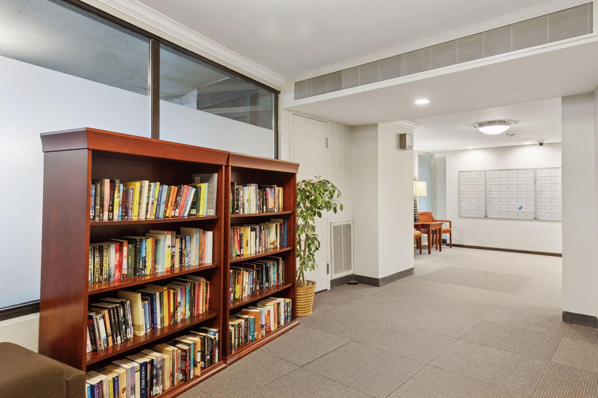 66 9th Street E Unit: 1609