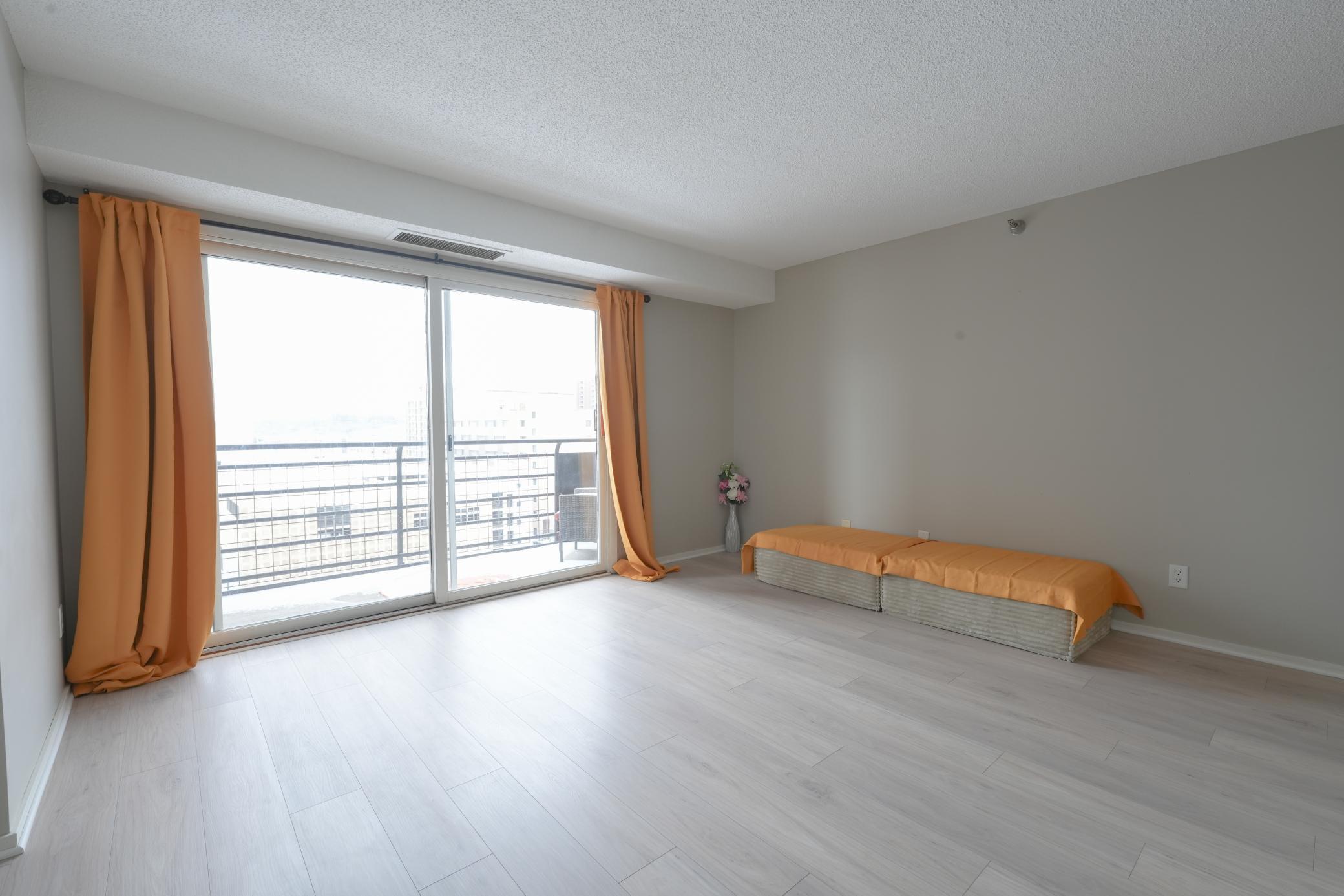 66 9th Street E Unit: 1609