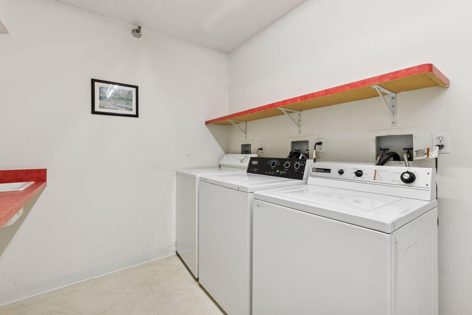 66 9th Street E Unit: 1609