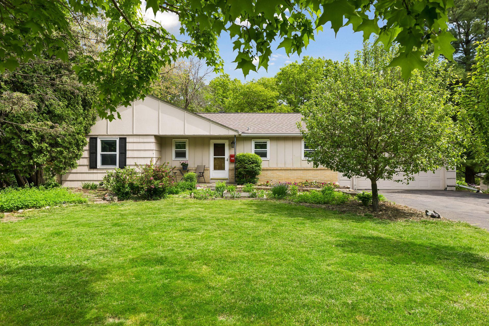 3613 Robin Lane