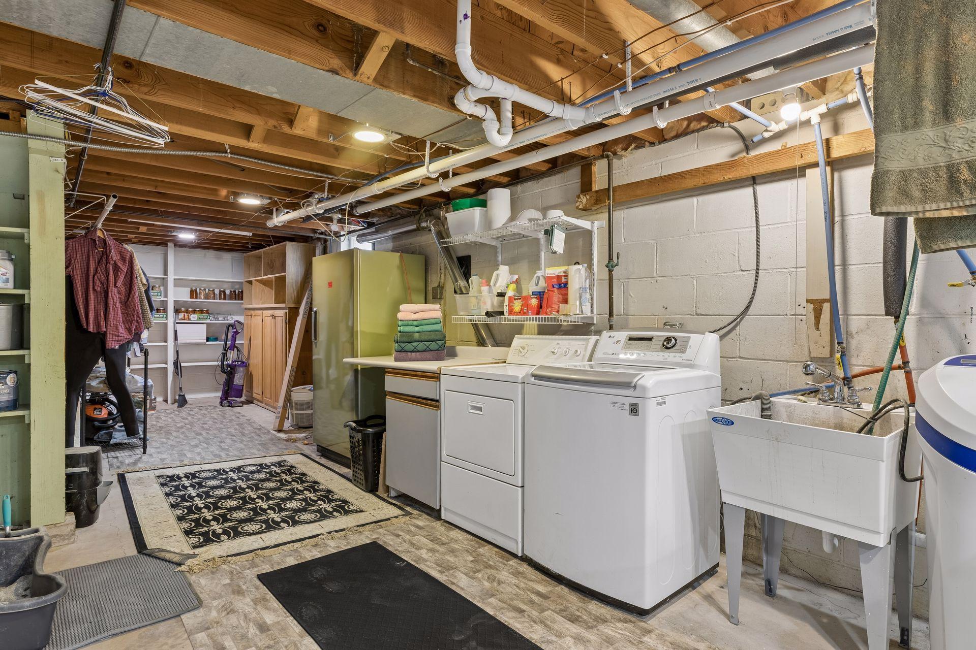 3613 Robin Lane