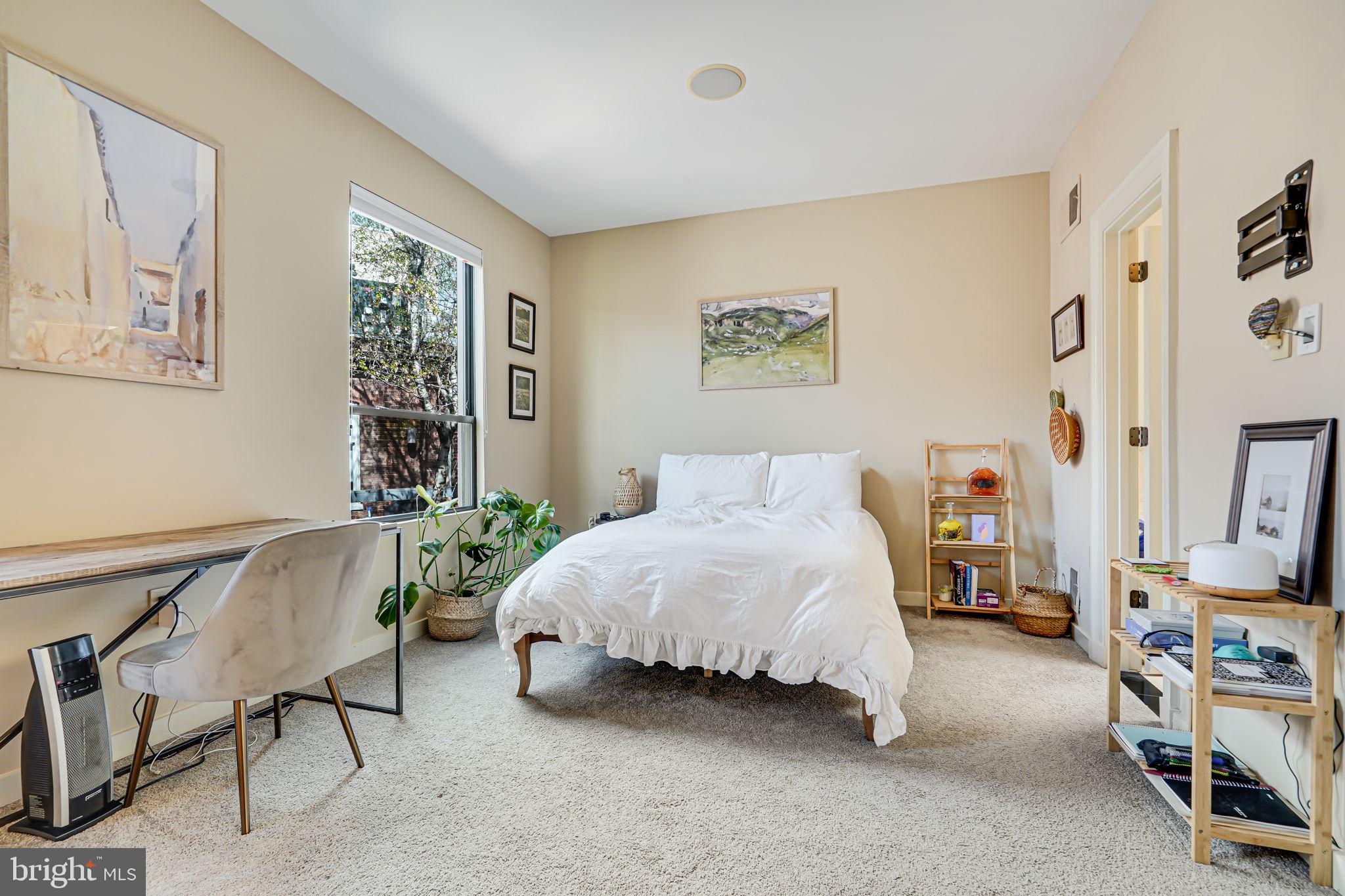 1010 22nd St NW