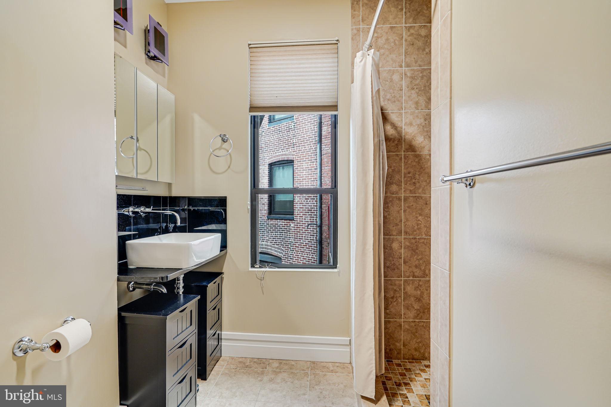 1010 22nd St NW