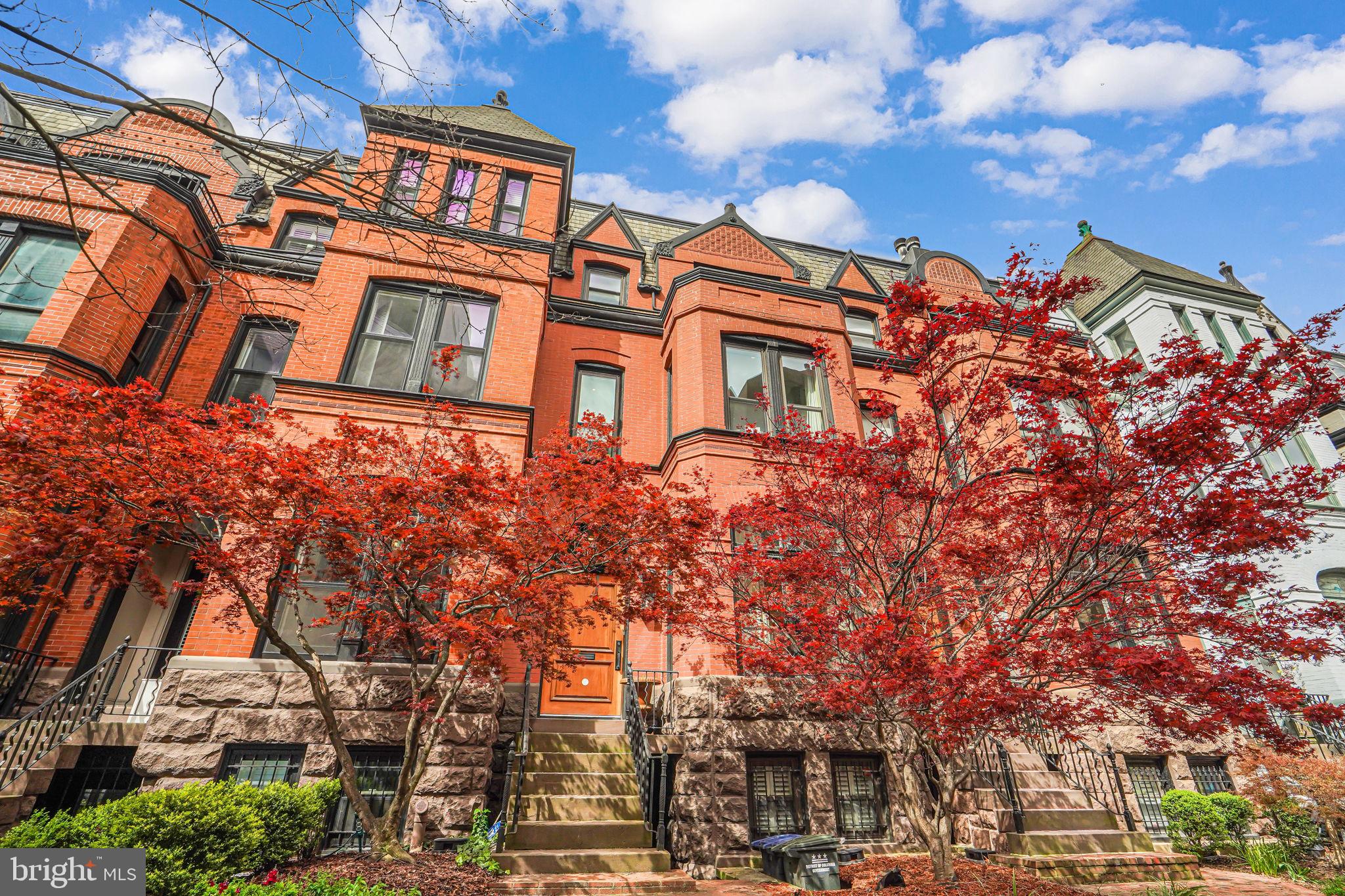 1010 22nd St NW