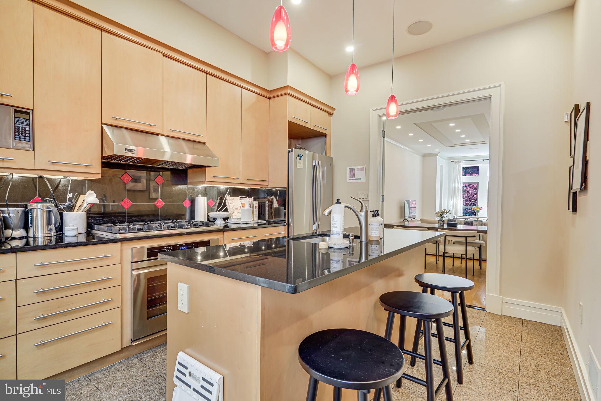 1010 22nd St NW