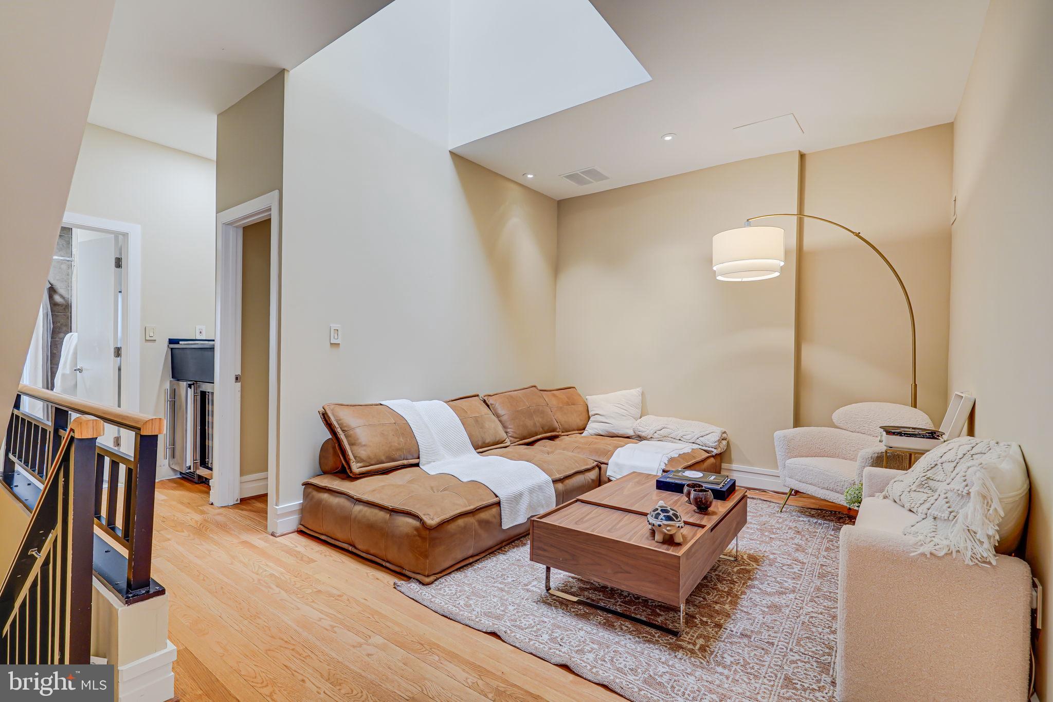 1010 22nd St NW