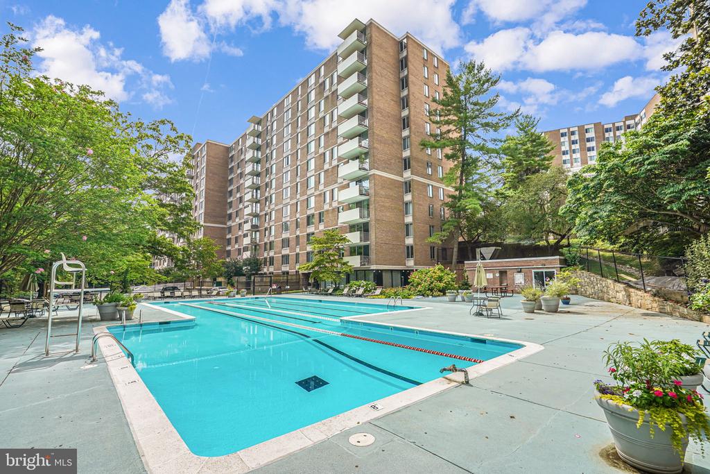 2939 van Ness St NW #838