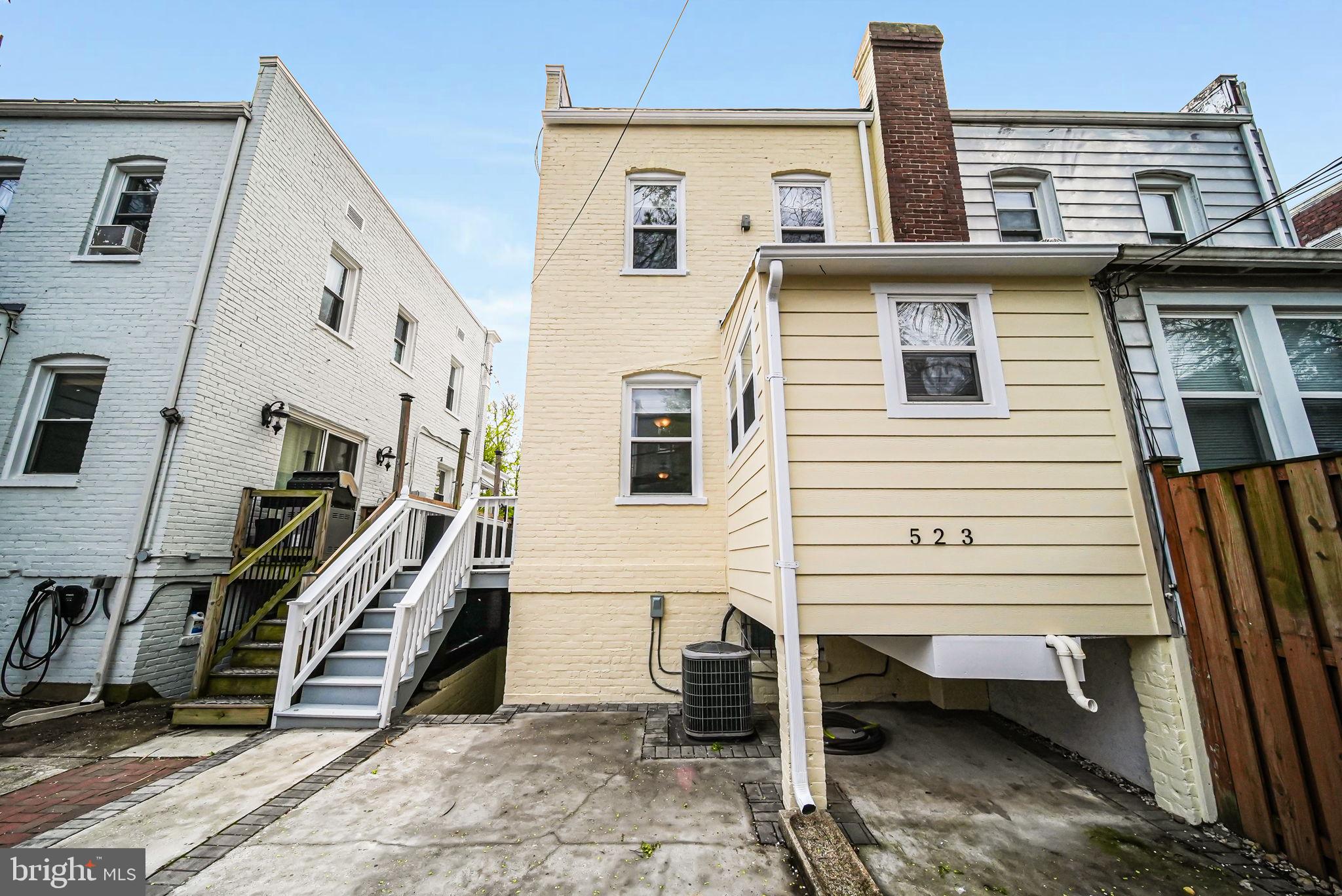 523 Somerset Pl NW