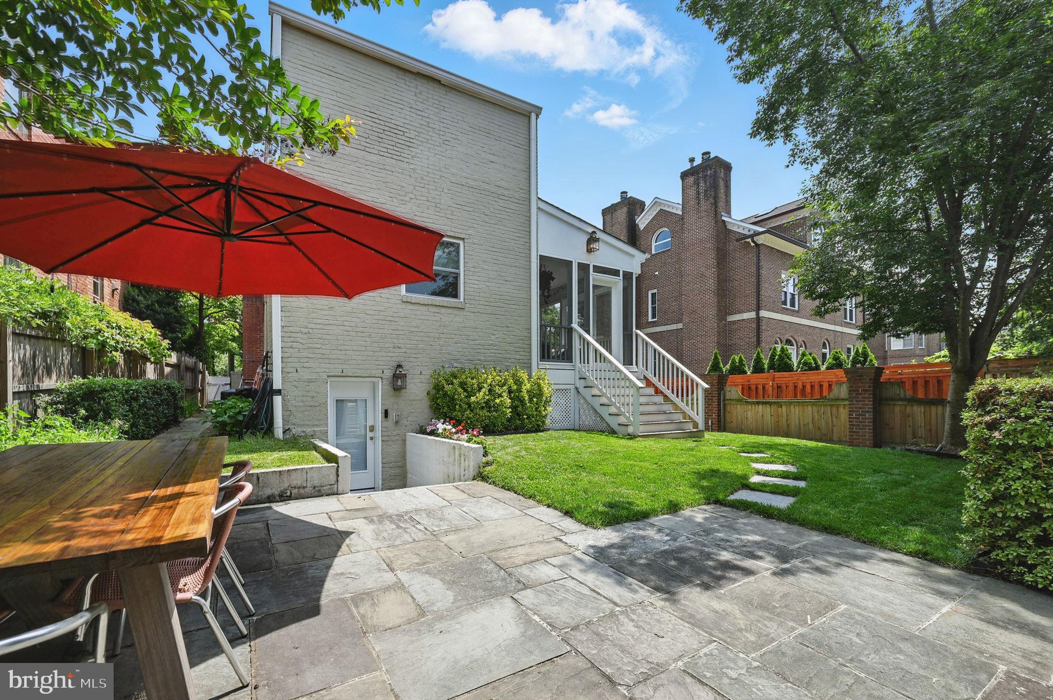 1646 Foxhall Rd NW
