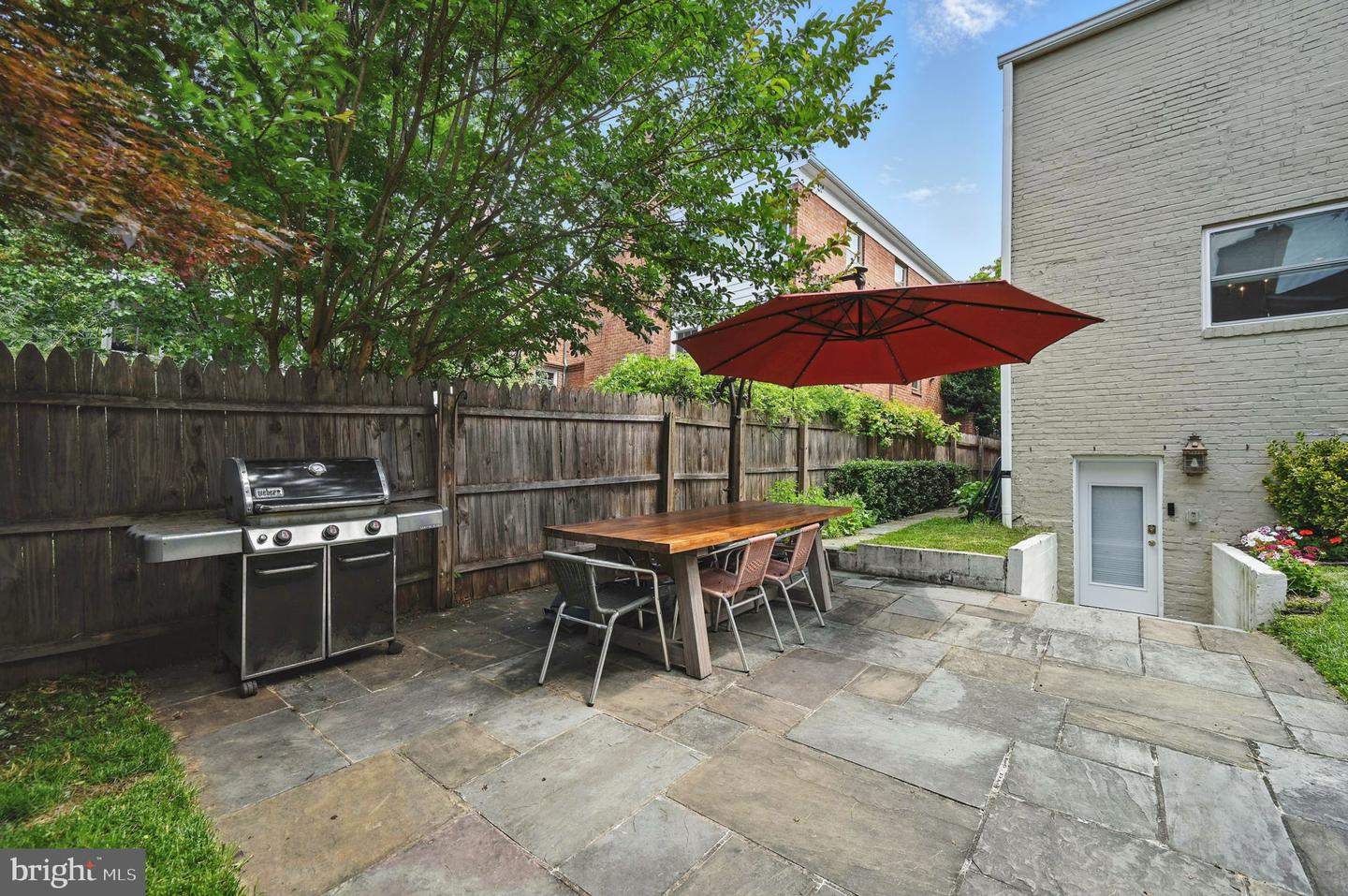 1646 Foxhall Rd NW