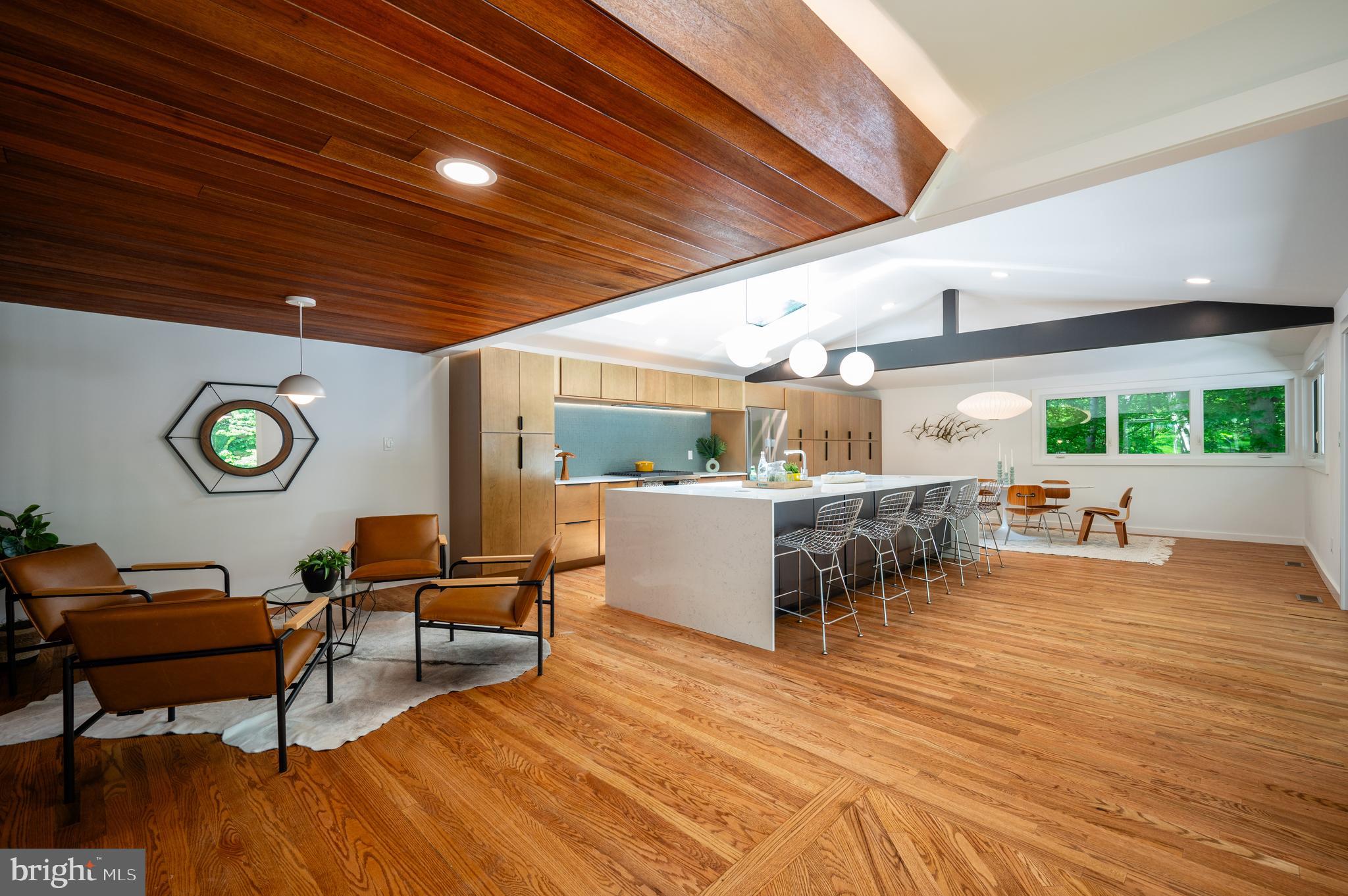2 Buttonwood Ln