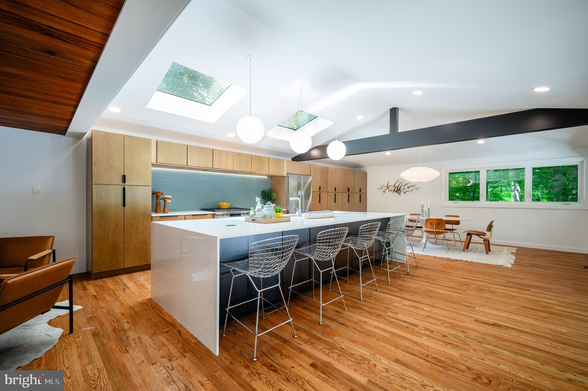 2 Buttonwood Ln