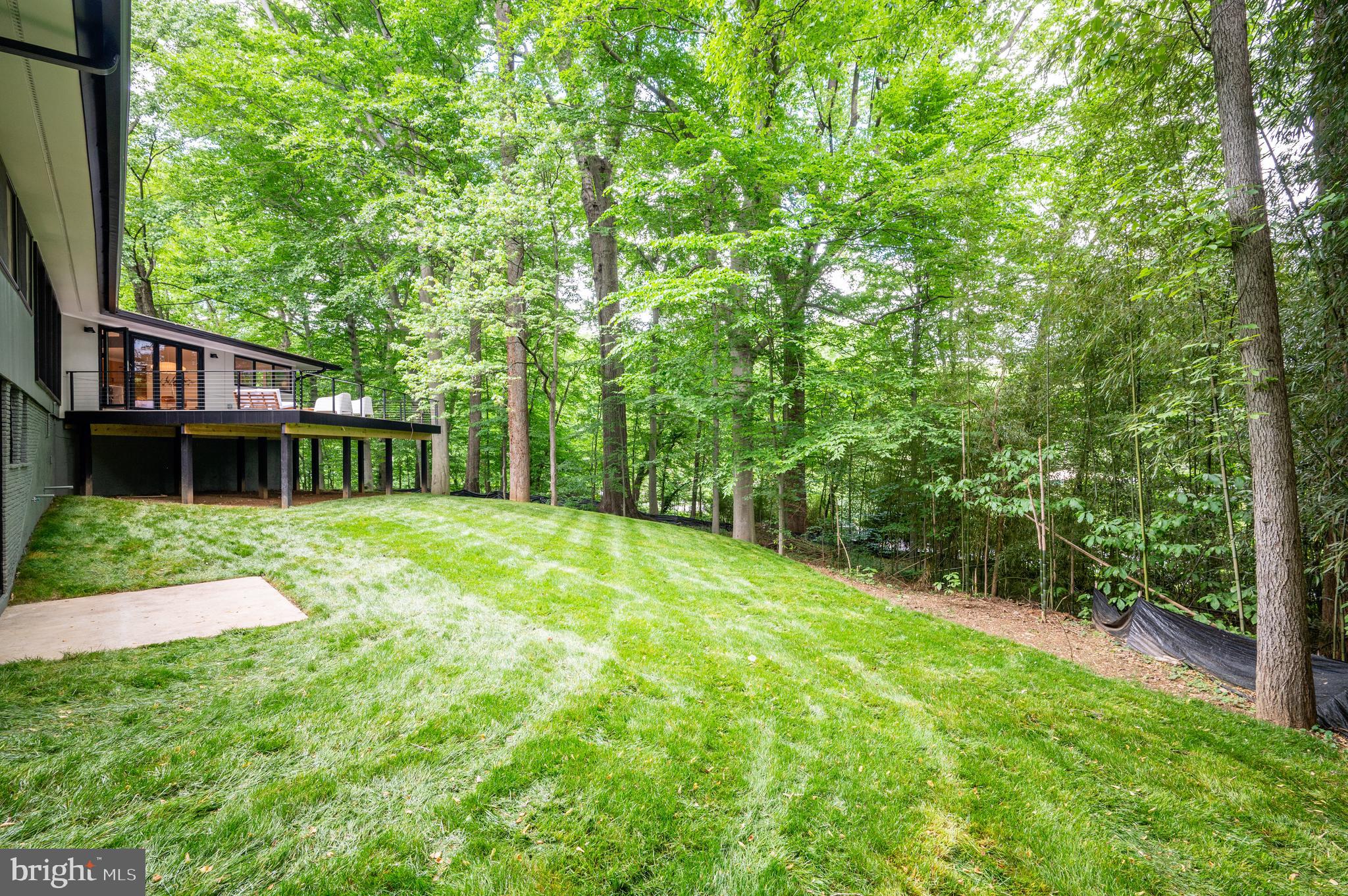 2 Buttonwood Ln