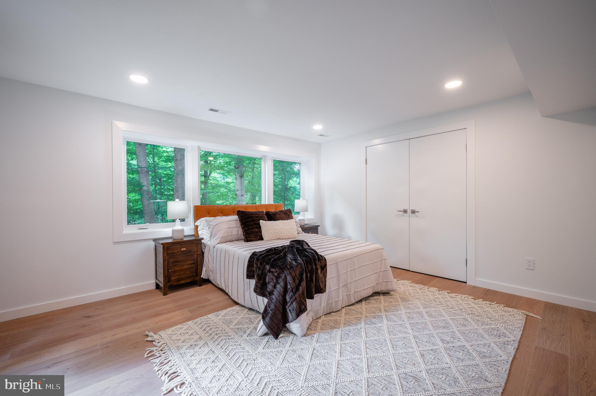 2 Buttonwood Ln