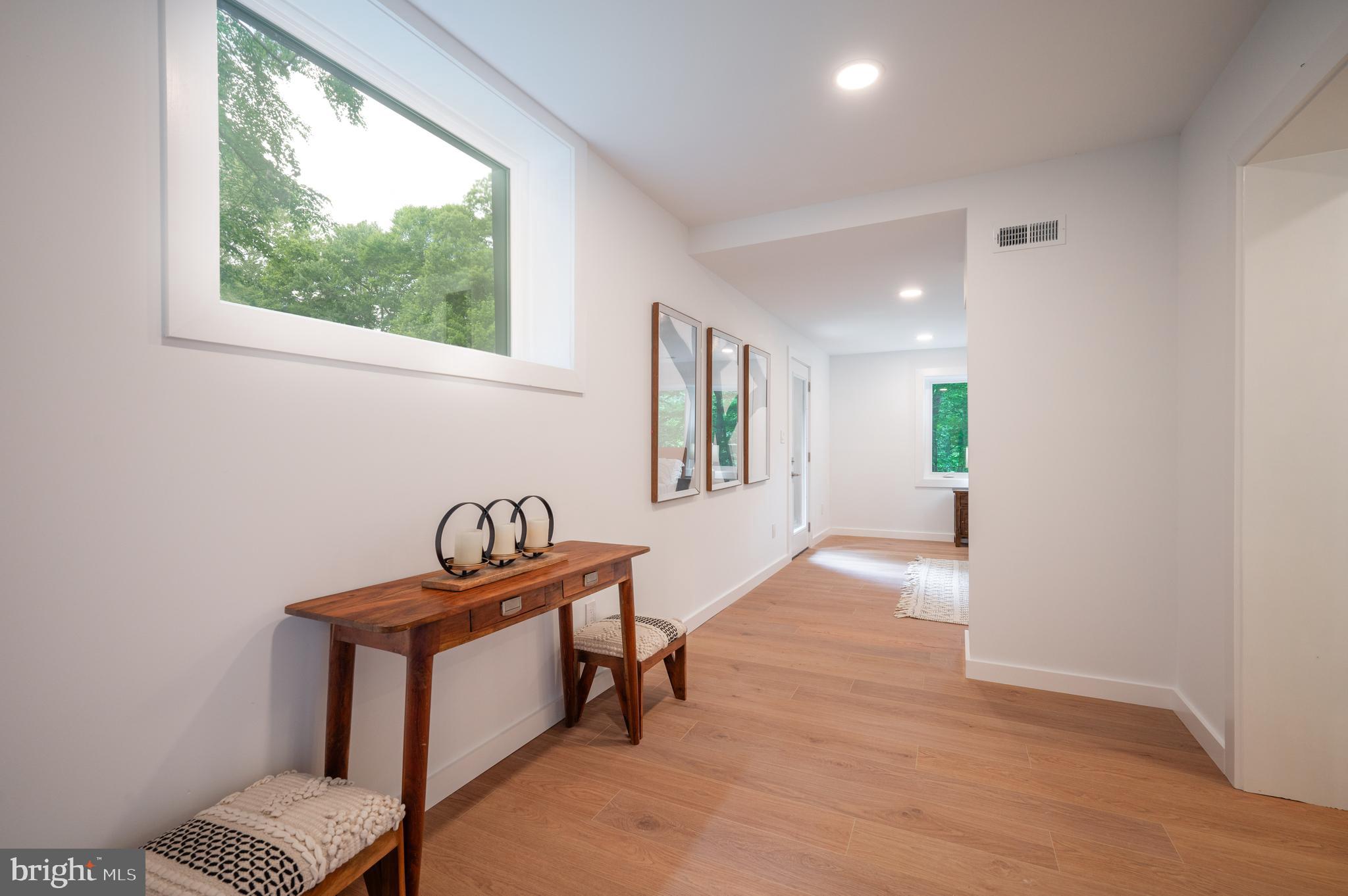 2 Buttonwood Ln