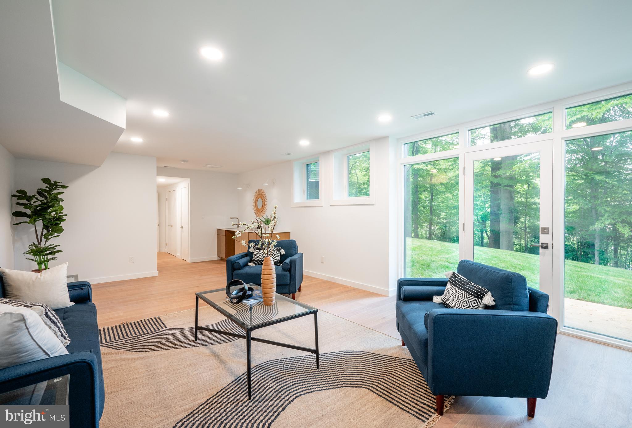 2 Buttonwood Ln