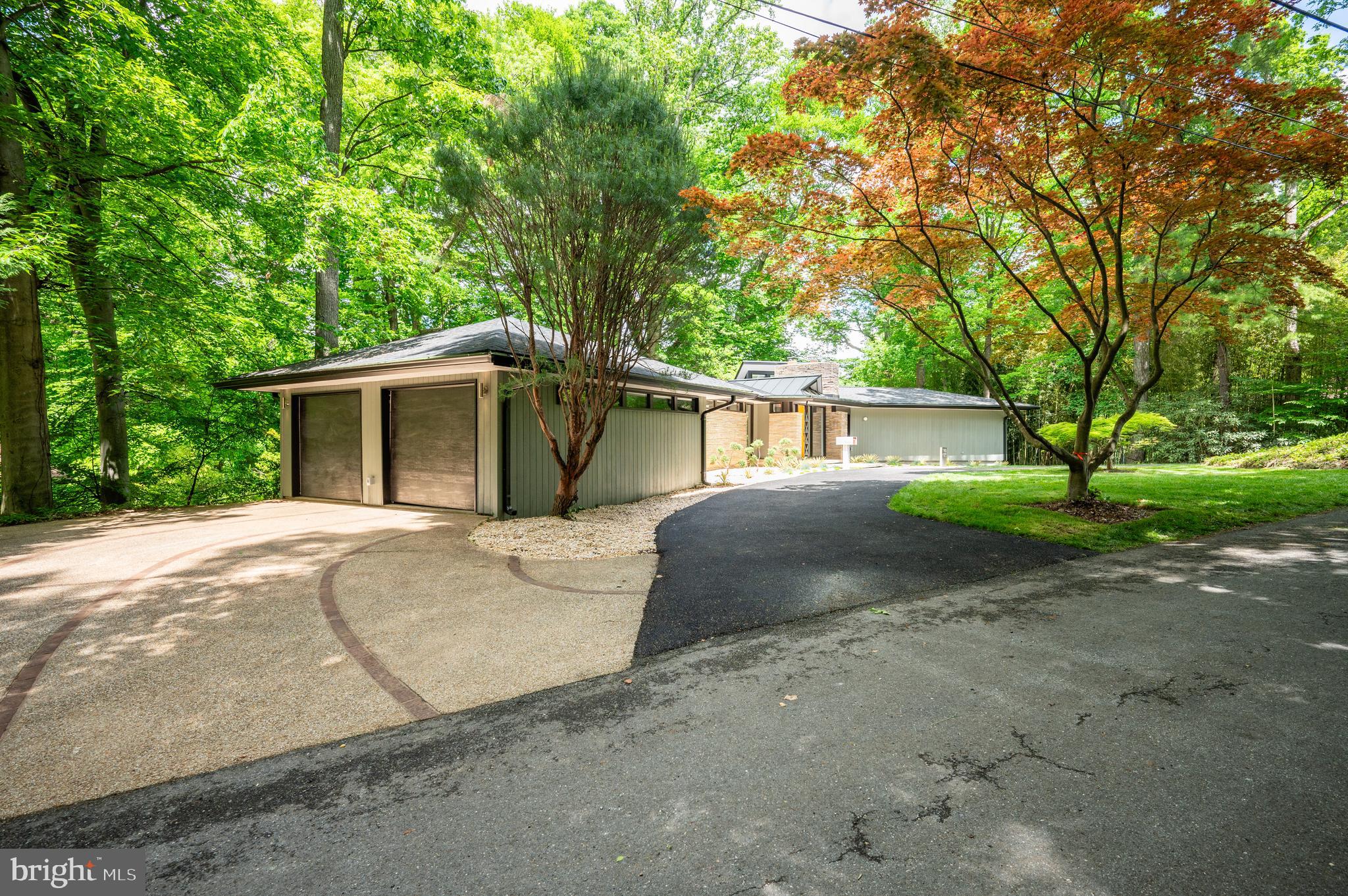 2 Buttonwood Ln