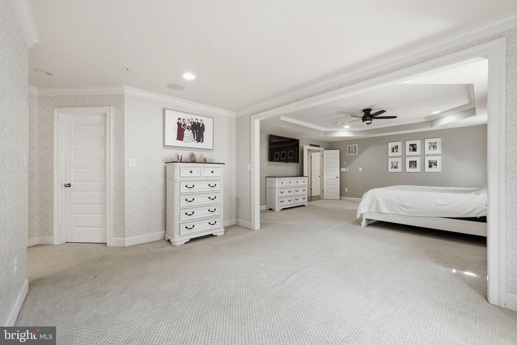 9003 CRYSTAL OAKS LANE