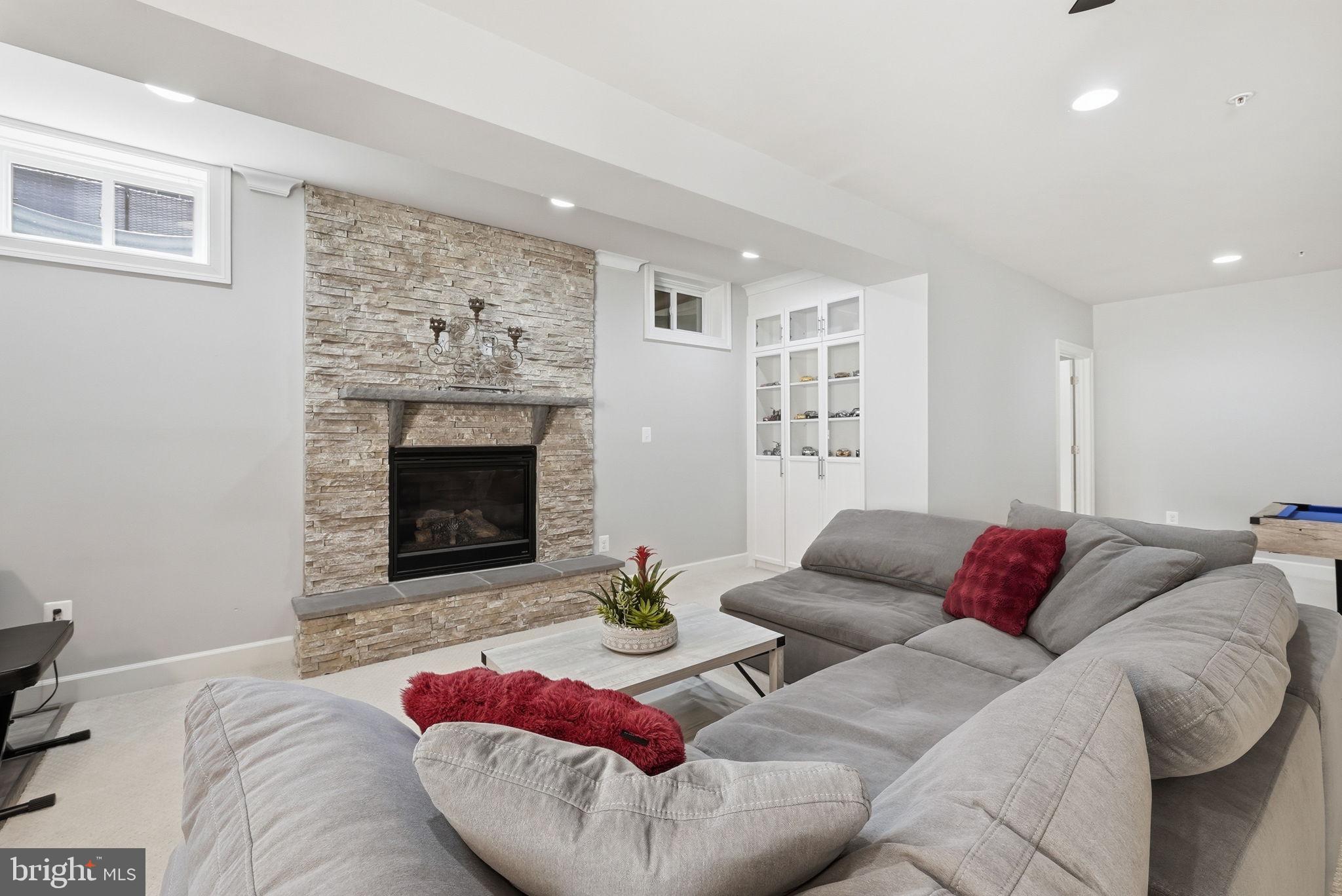 9003 CRYSTAL OAKS LANE