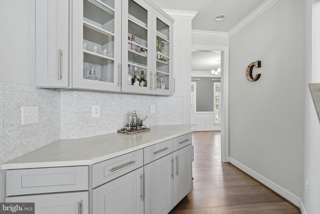 9003 CRYSTAL OAKS LANE