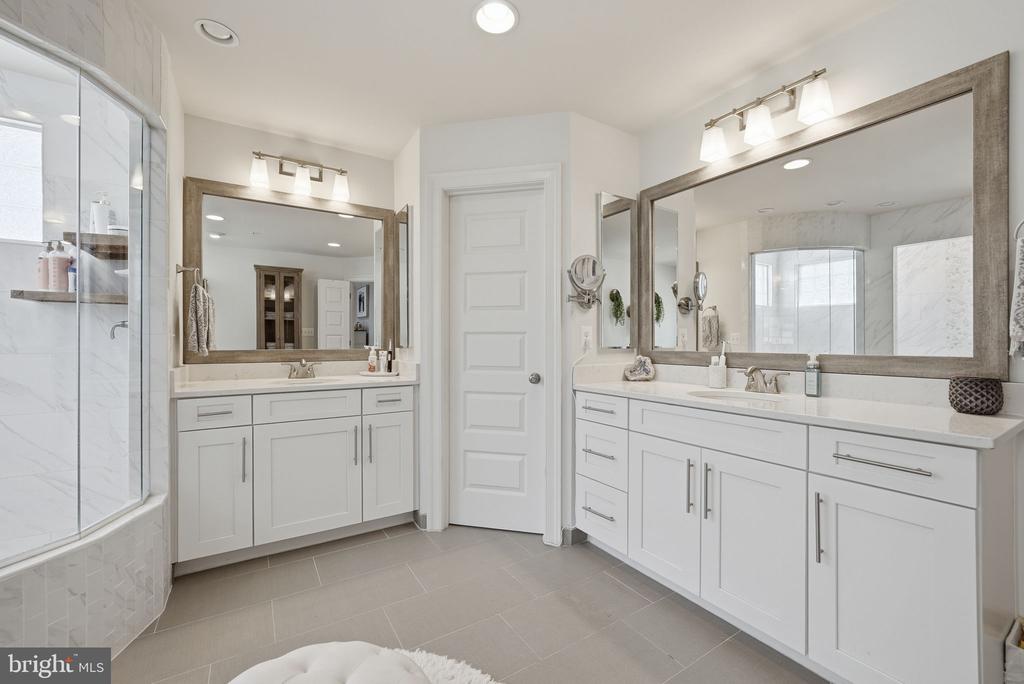 9003 CRYSTAL OAKS LANE