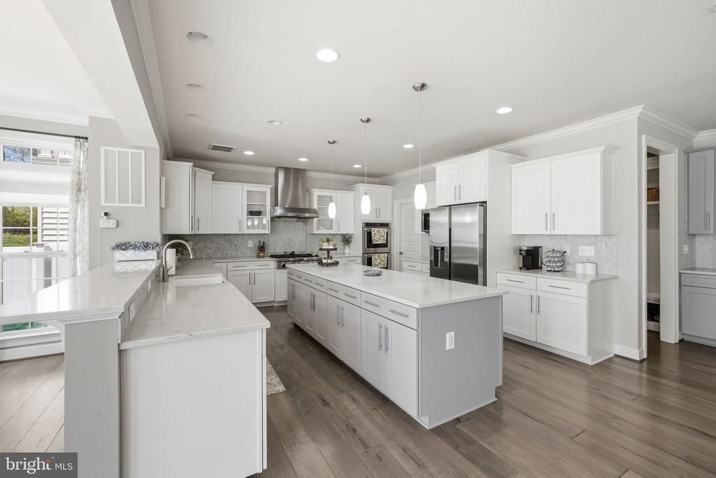 9003 CRYSTAL OAKS LANE
